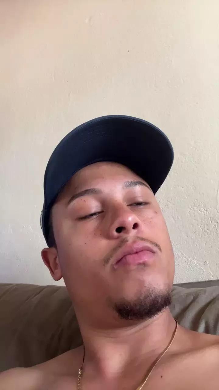 Morenoyboy webcams show profile image 