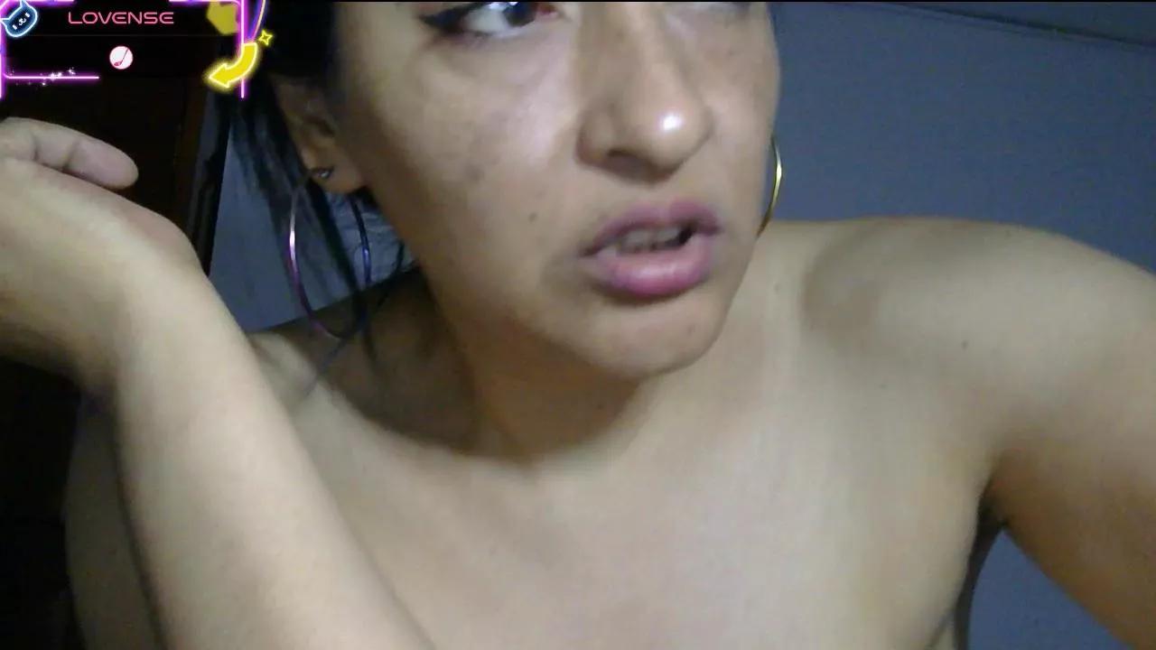 NanaJuicy from Cam4