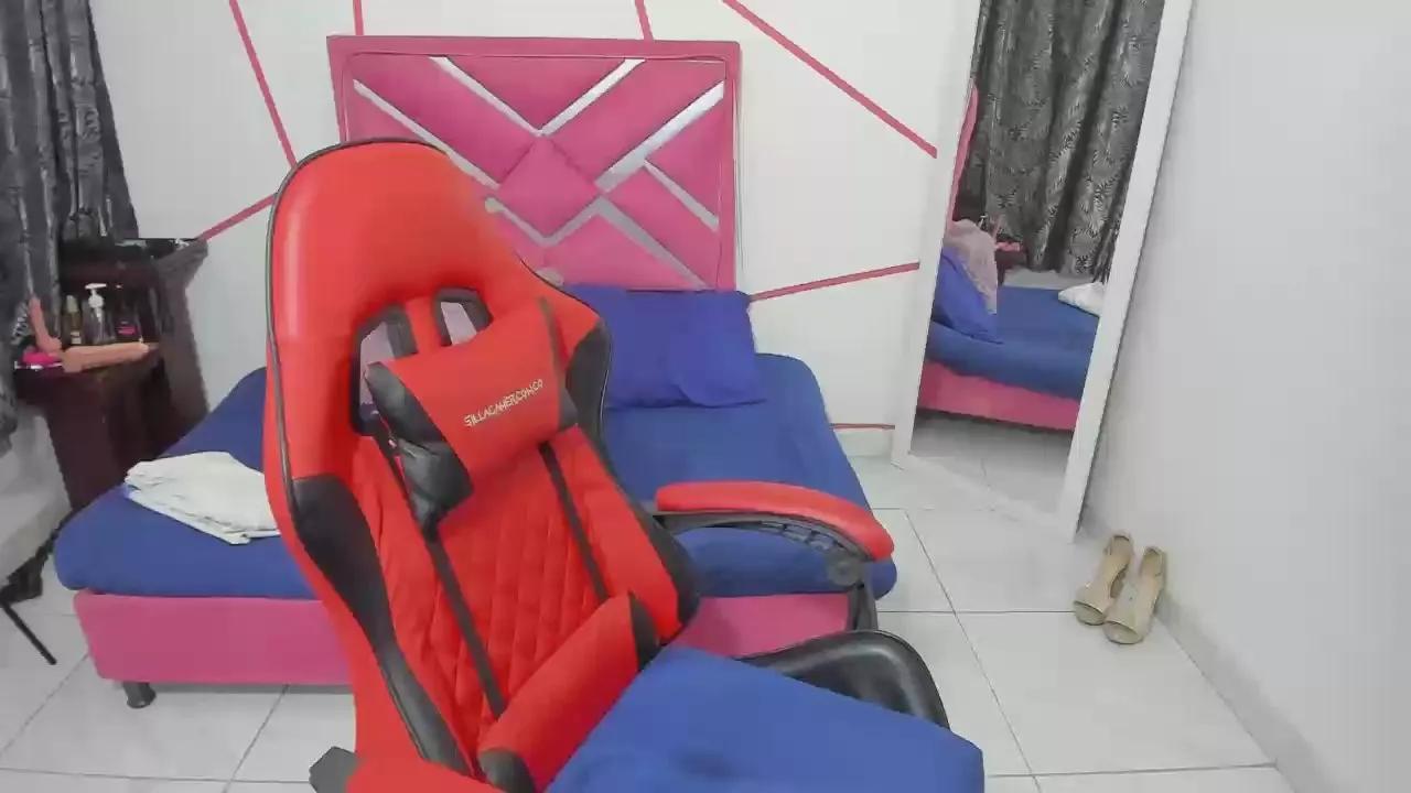 NatashaBrunette from Cam4