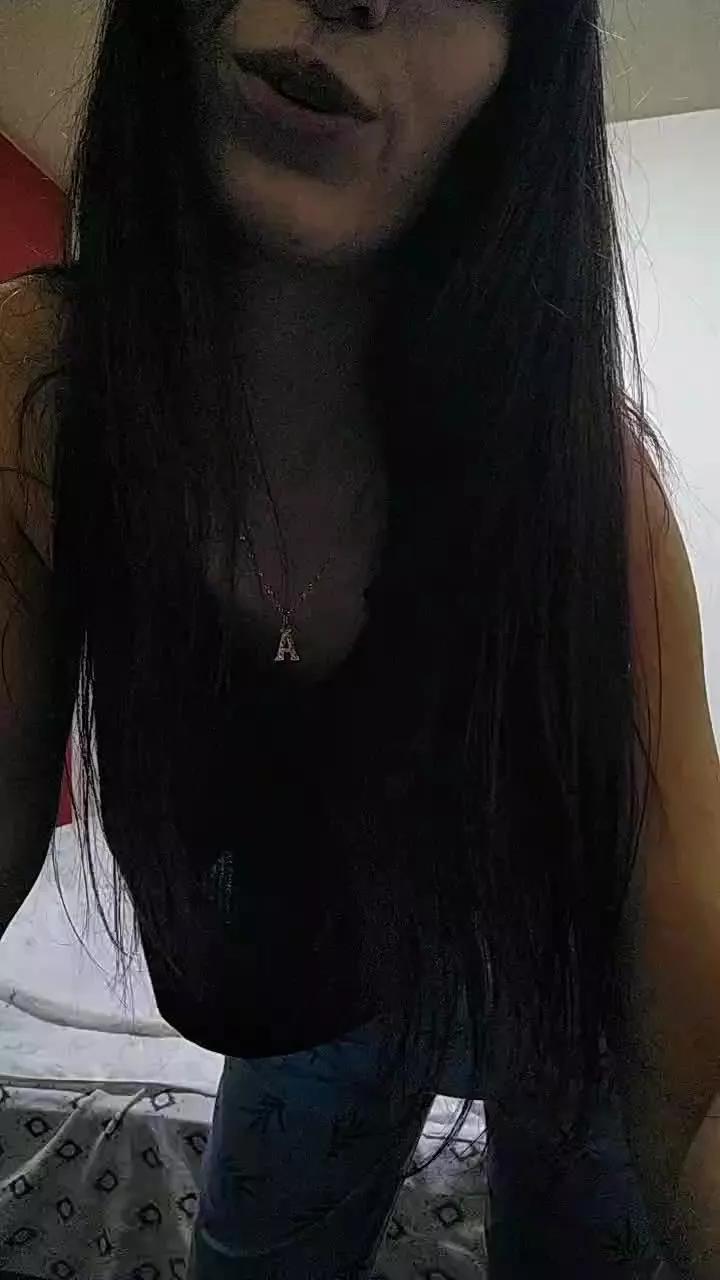 NikiiV webcams show profile image 
