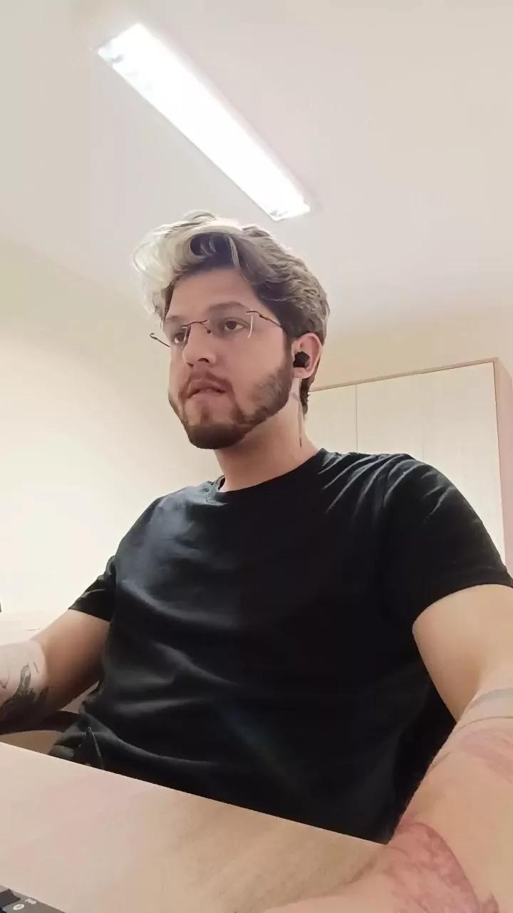 Ownobru webcams show profile image 