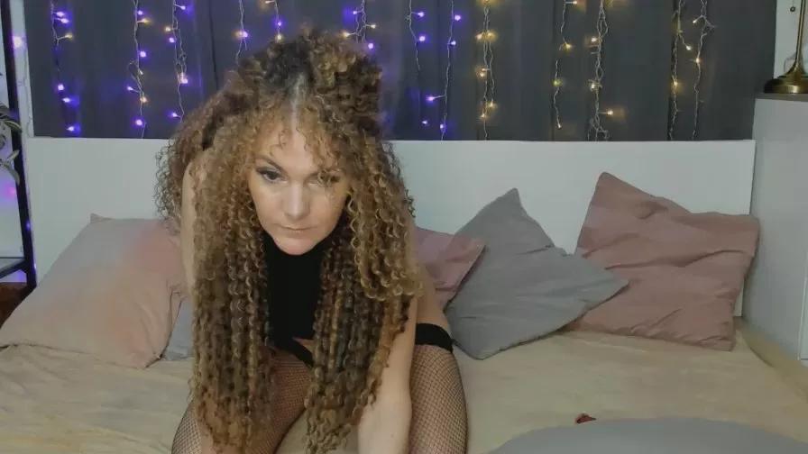 PollyHard21 from Cam4
