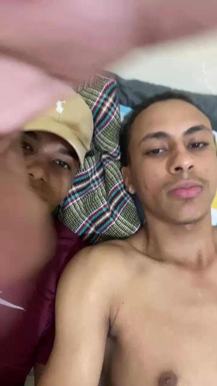 PUTO6x6 webcams show profile image 