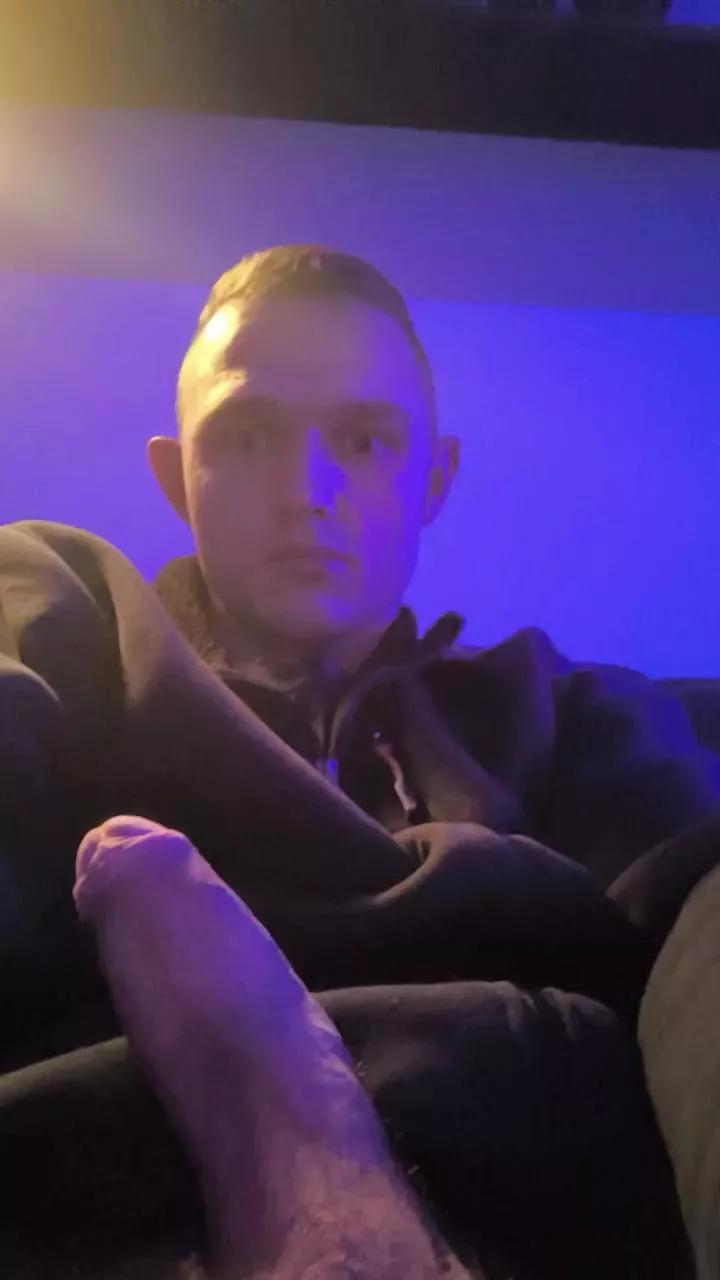 Reefer4254 webcams show profile image 