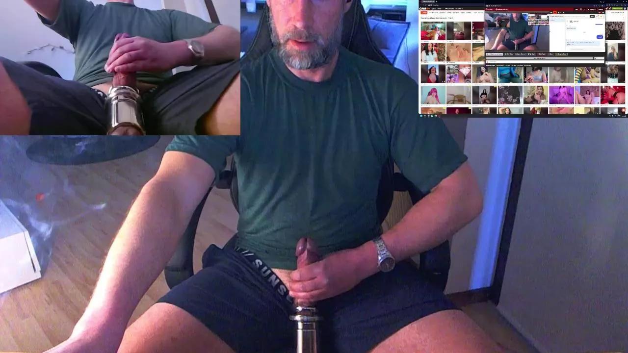 Reeper84 from Cam4