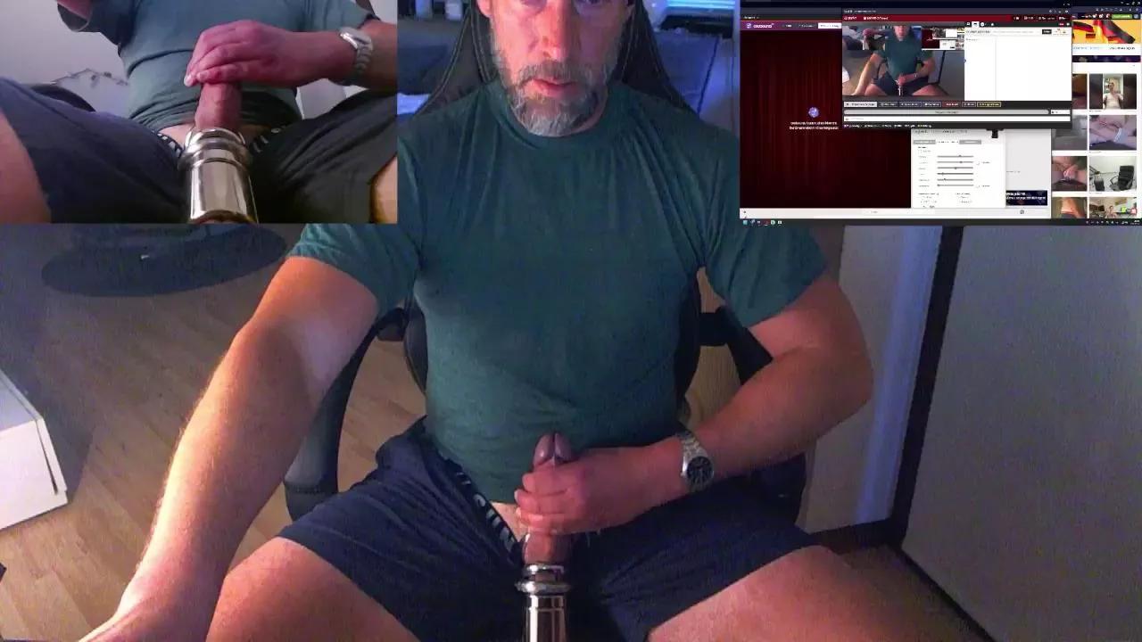 Reeper84 from Cam4