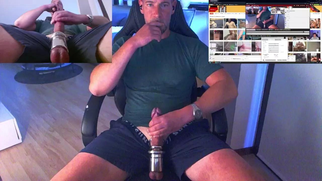 Reeper84 from Cam4