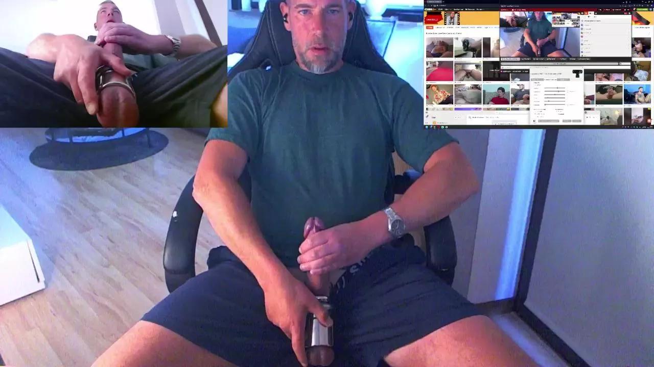 Reeper84 from Cam4