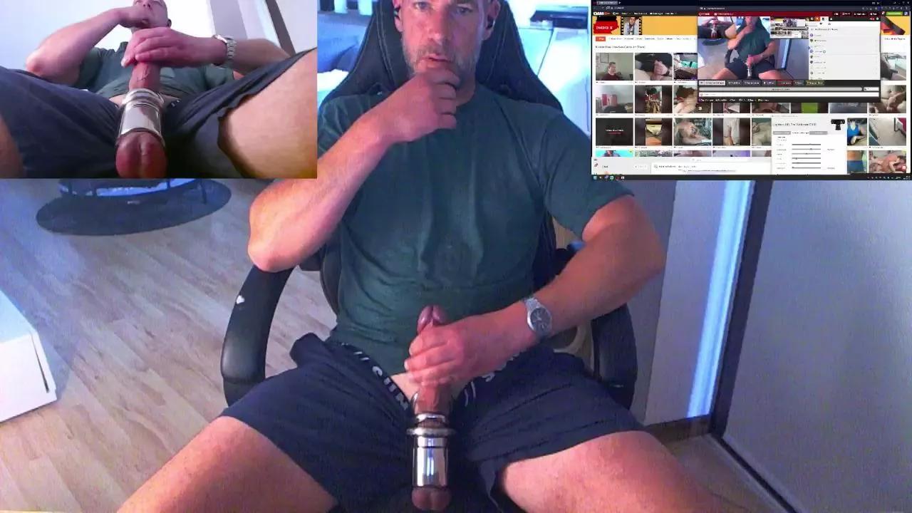 Reeper84 from Cam4