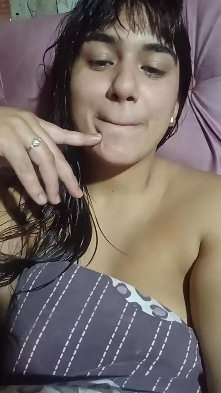 Reyna0001 webcams show profile image 