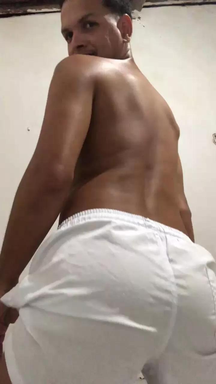 Rmoreno1 webcams show profile image 