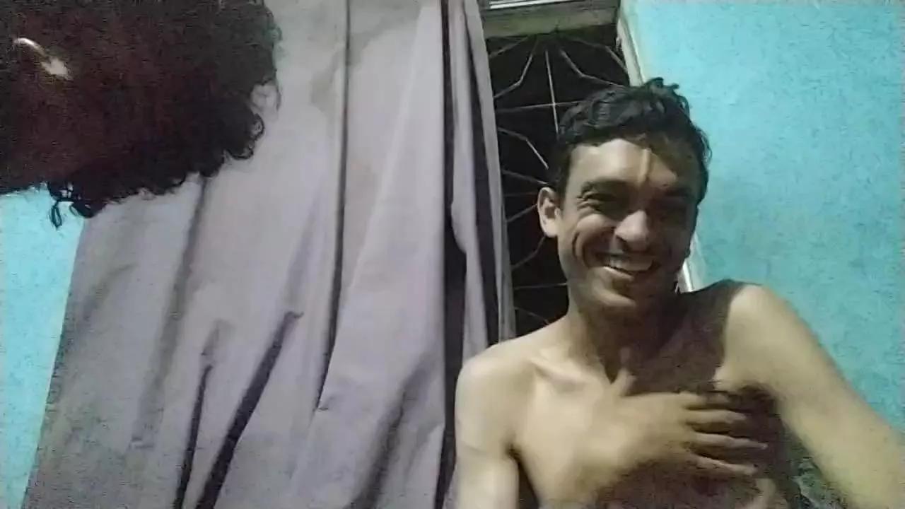 RobertLuz webcams show profile image 