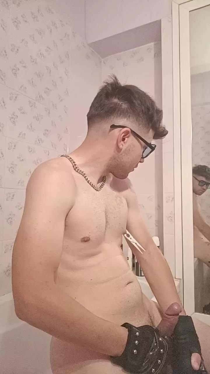 rodrigo1995 from Cam4