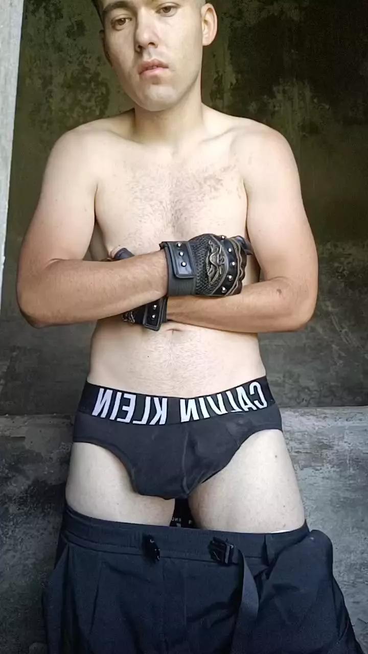 rodrigo1995 from Cam4