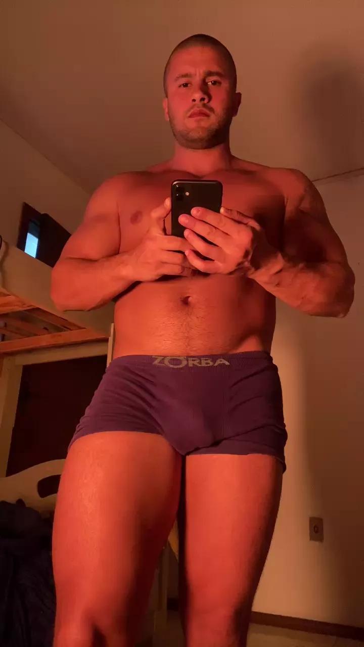 Romaninhoo webcams show profile image 
