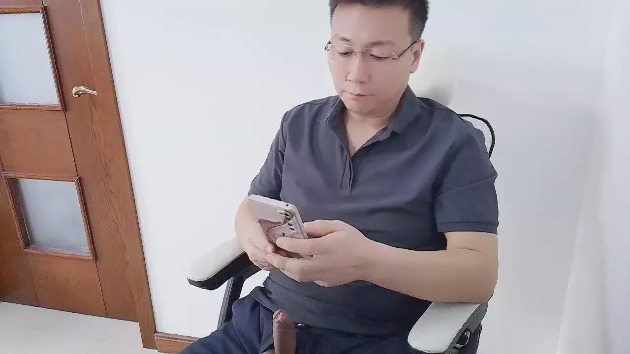 Rongtian82 webcams show profile image 