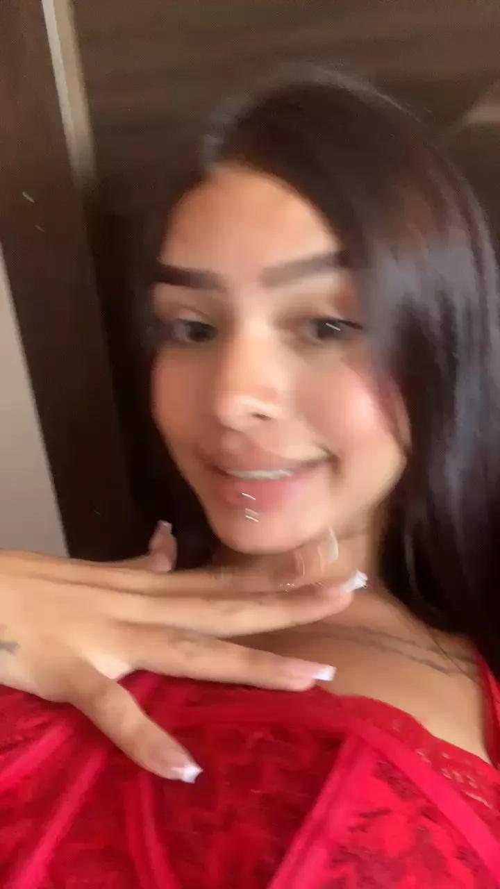 Rosaselvagem23 webcams show profile image 