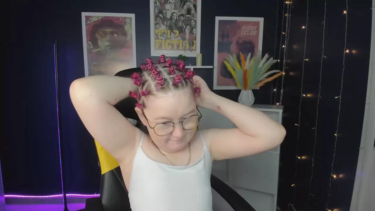 Sara_Moor from Cam4