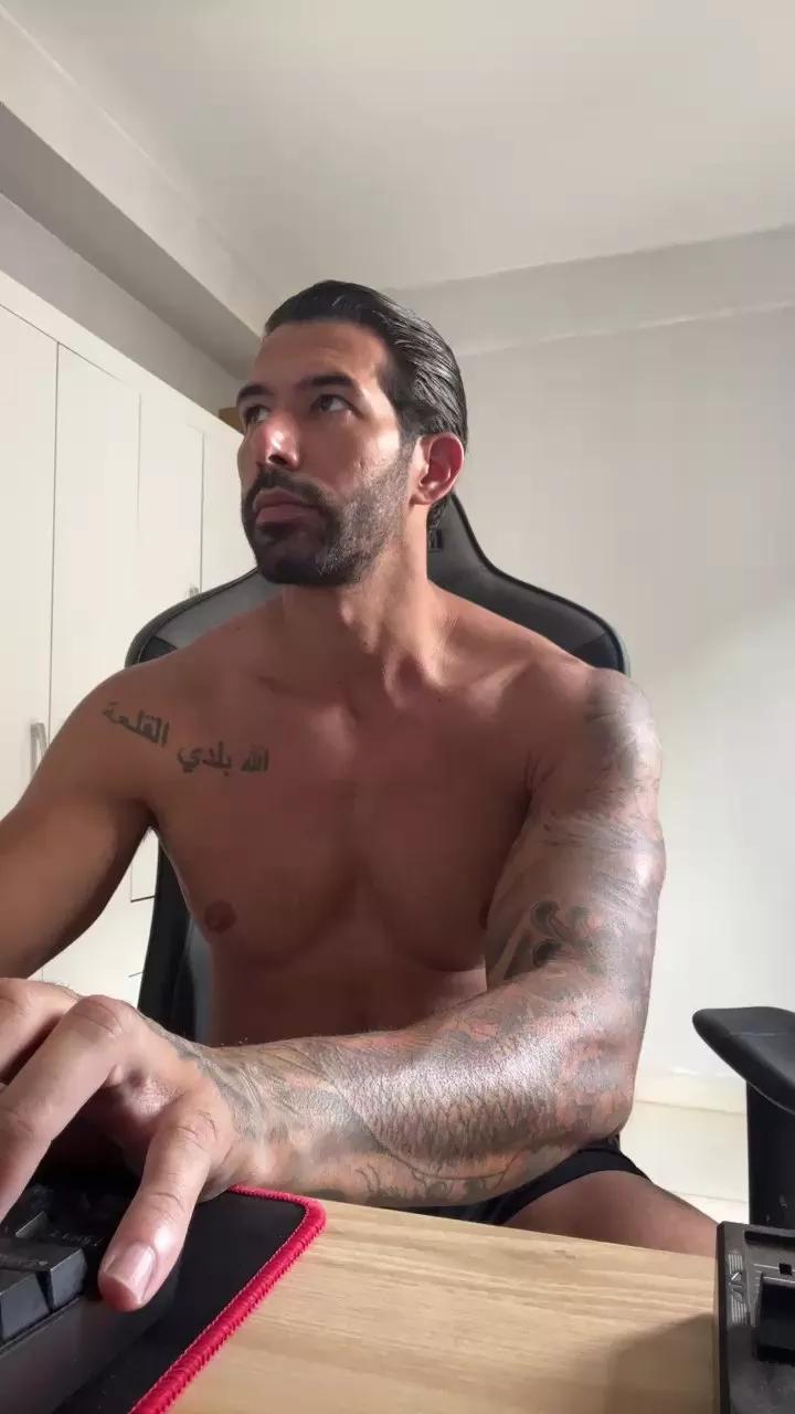 Saradoalto23 from Cam4