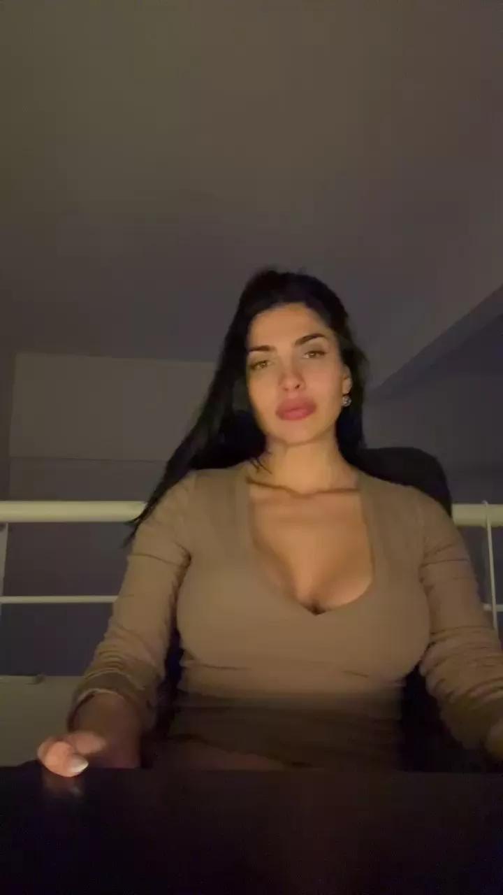 Sarah_Muller8 from Cam4