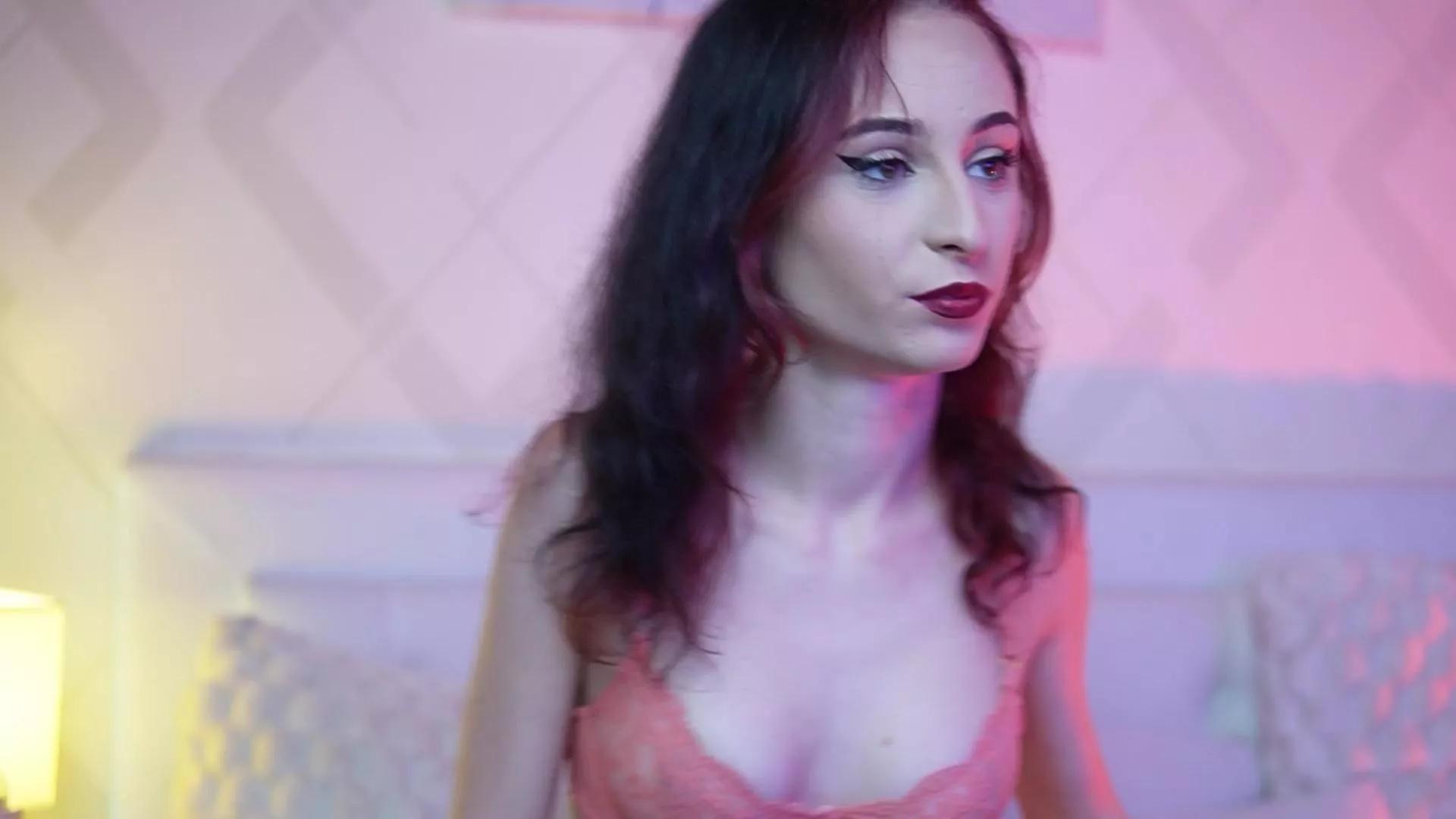 SaraiAngel from Cam4