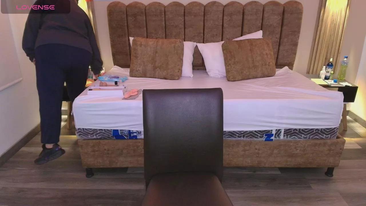 SashaRosee_ from Cam4