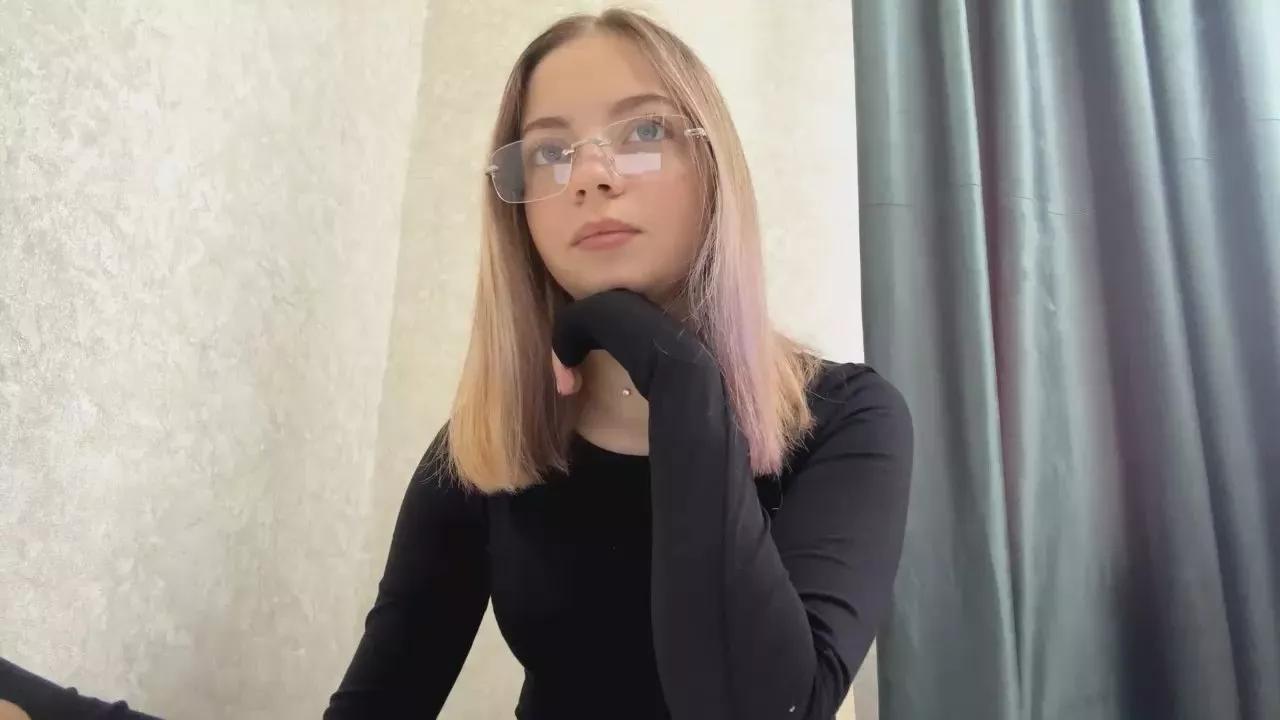 ShaniMonckton on Cam4