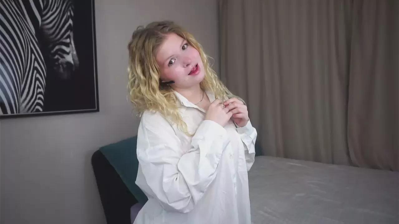 SharlaClemments webcams show profile image 