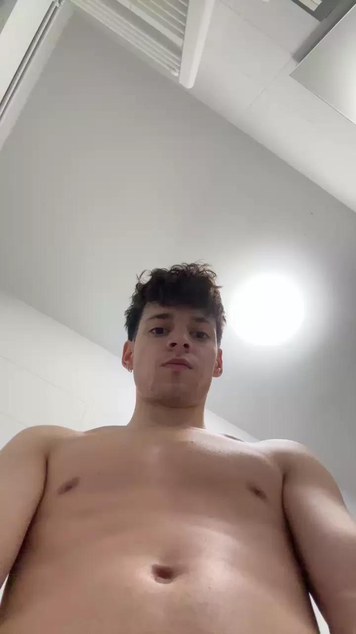 Shyboy911 webcams show profile image 