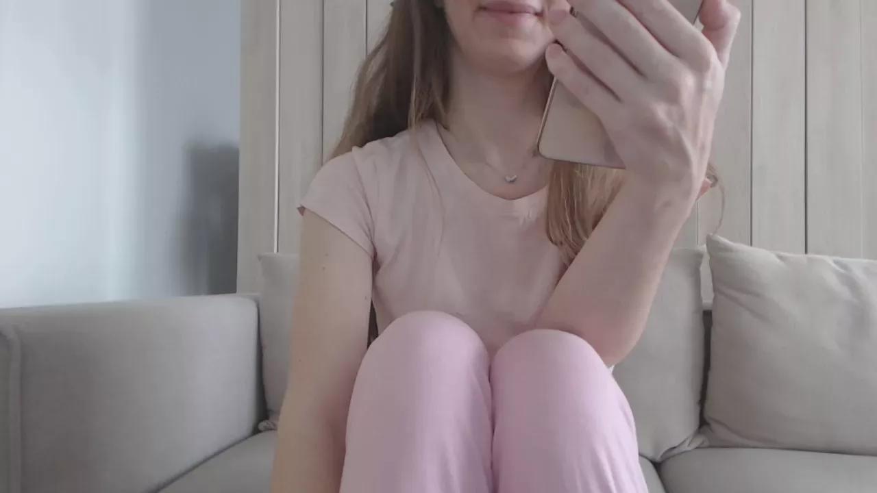 ShySchoolGrl from Cam4