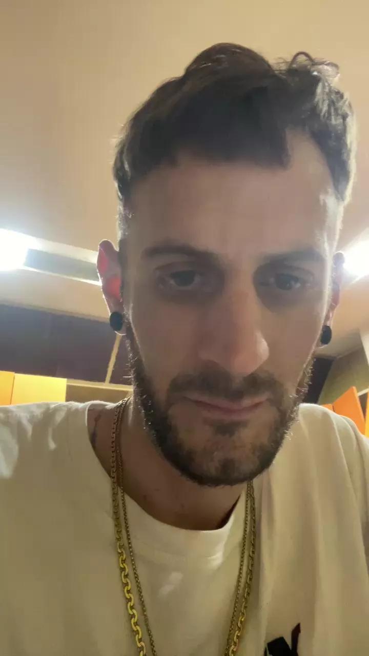 Siempreyooooo webcams show profile image 