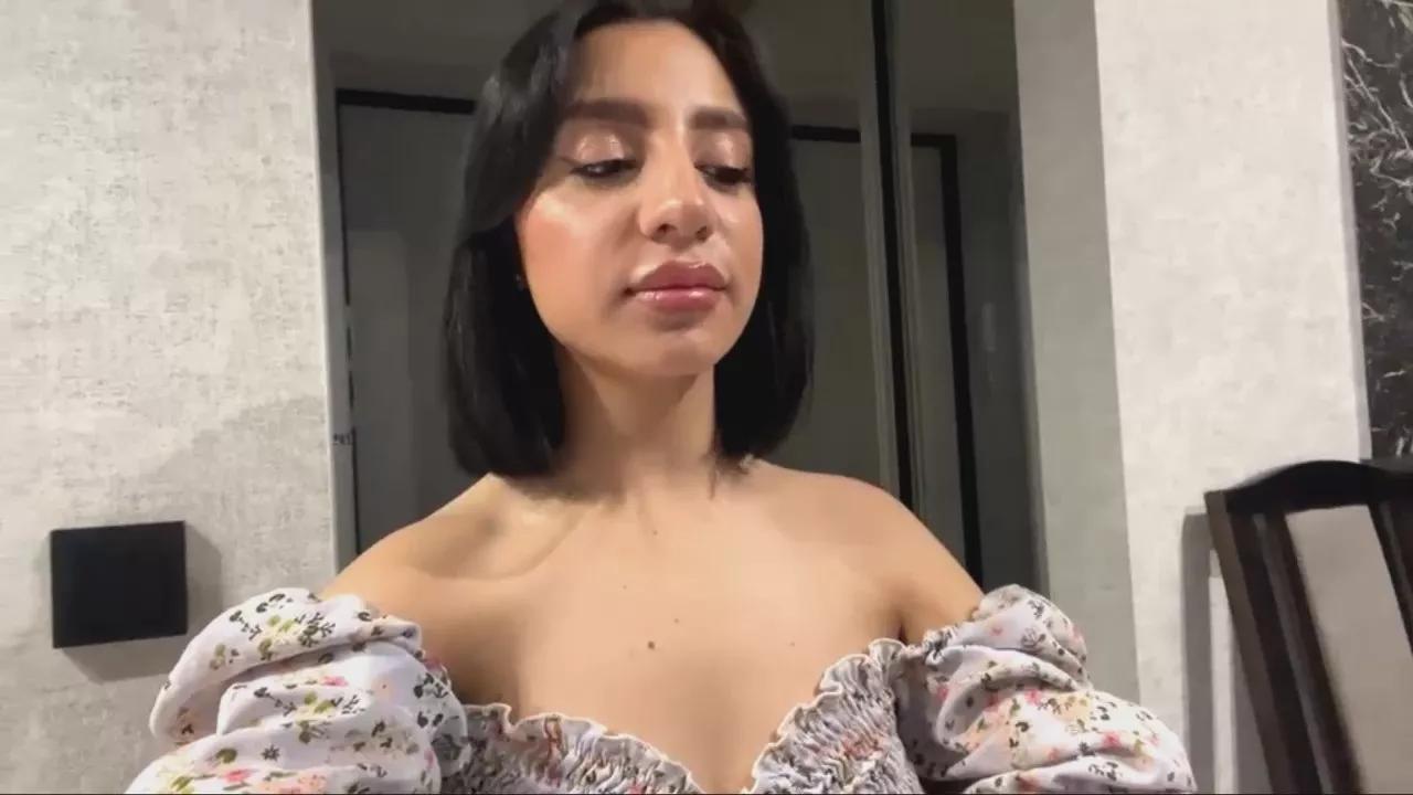 SiriLipsKiss from Cam4