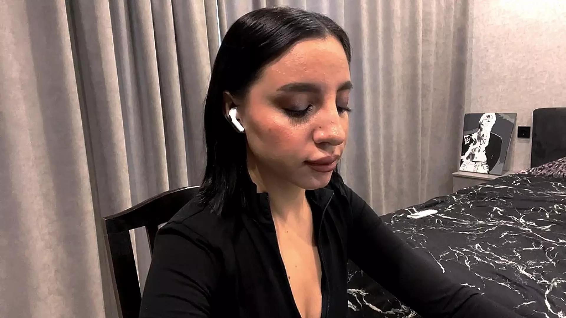 SiriLipsKiss from Cam4