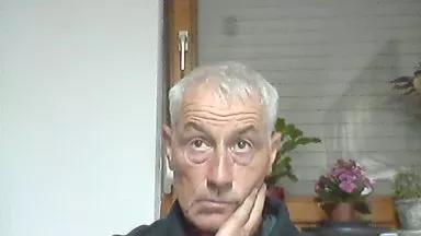 Sklaveb21 webcams show profile image 