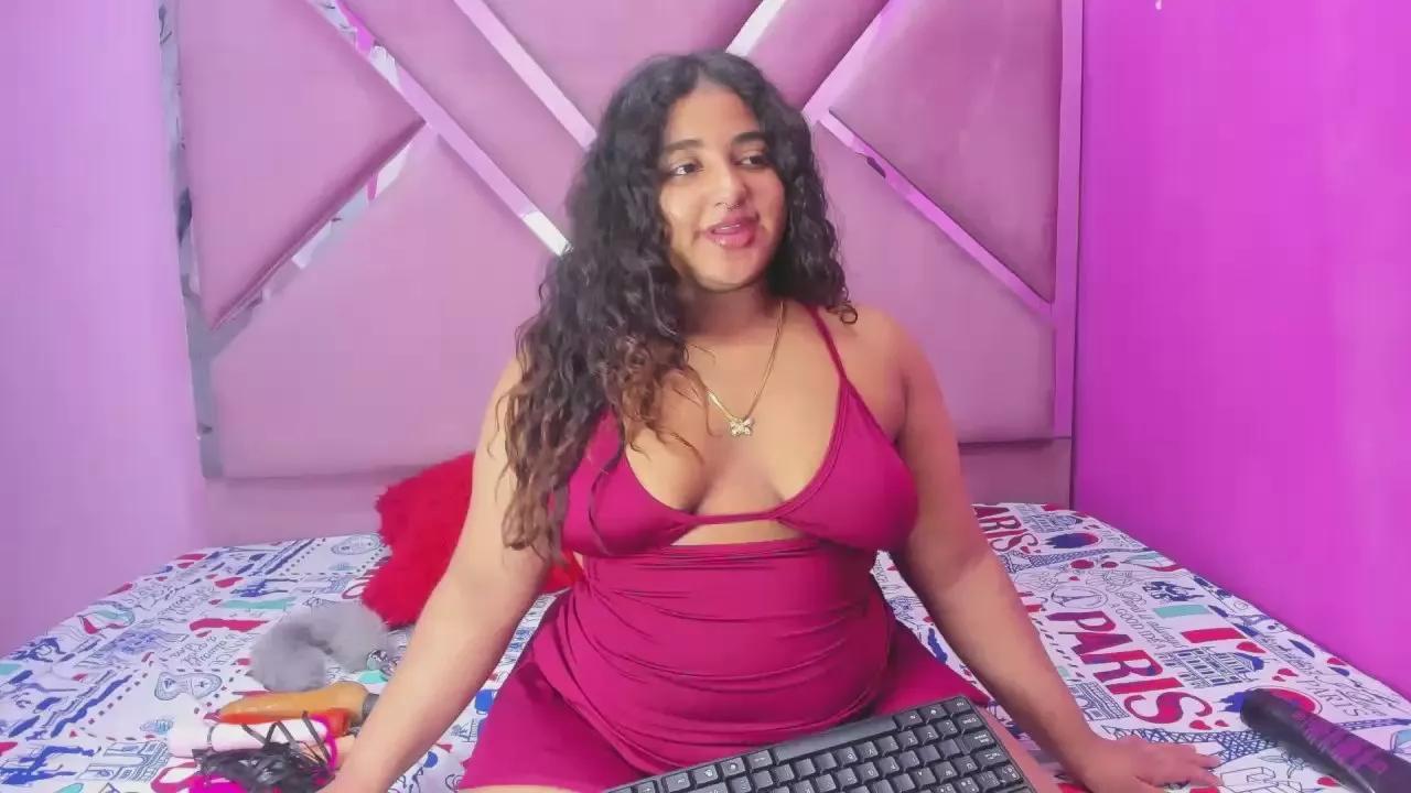 Soffi_hernadez from Cam4