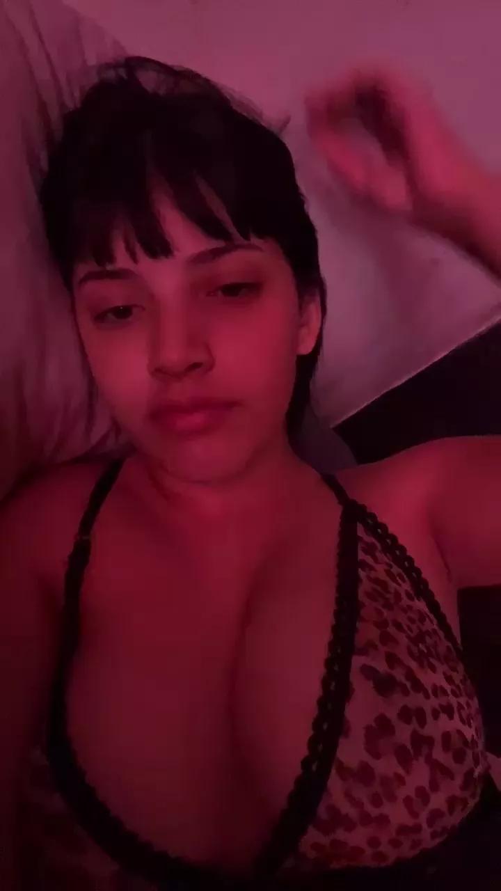 Solangeflor09 webcams show profile image 