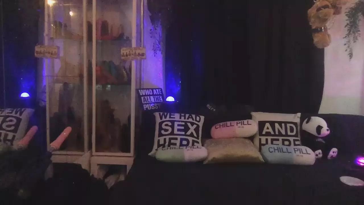 SuusenGuus from Cam4