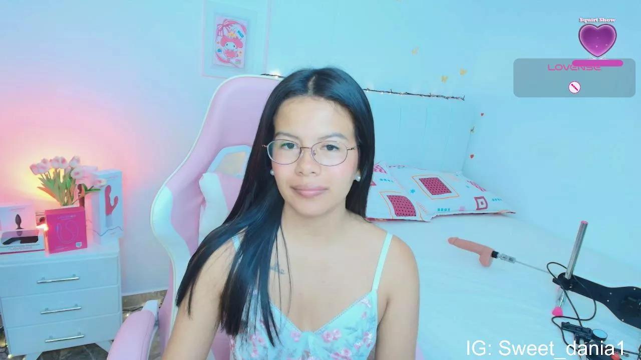 Sweet_dania_ from Cam4