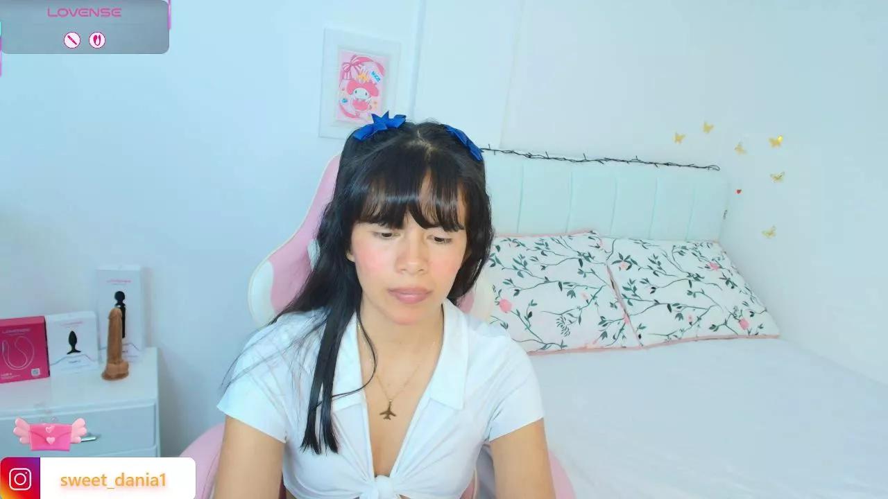 Sweet_dania_ from Cam4