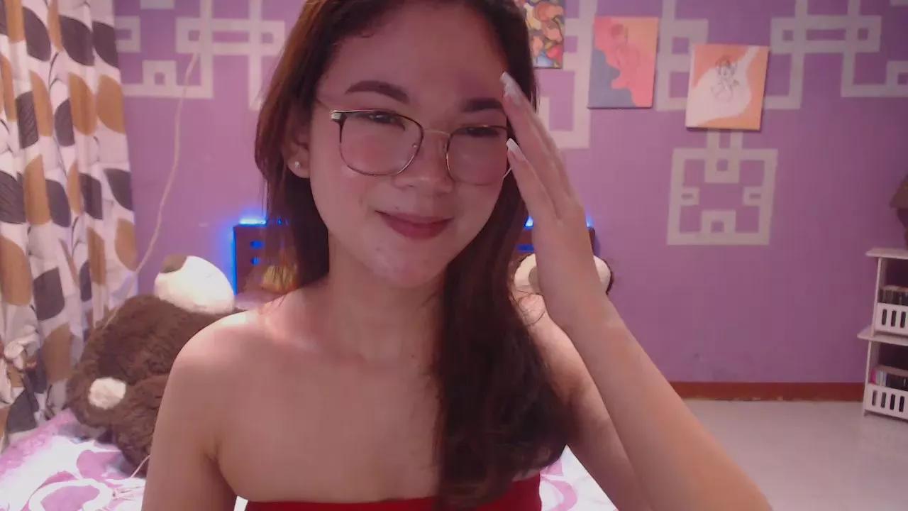 SweetLilah from Cam4