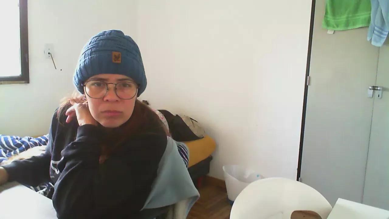sweetredhota from Cam4