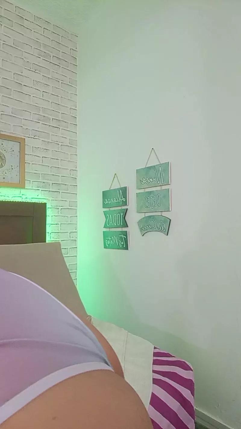 Tamara_Collinss from Cam4