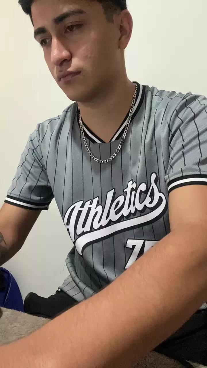 Tavinh067 webcams show profile image 