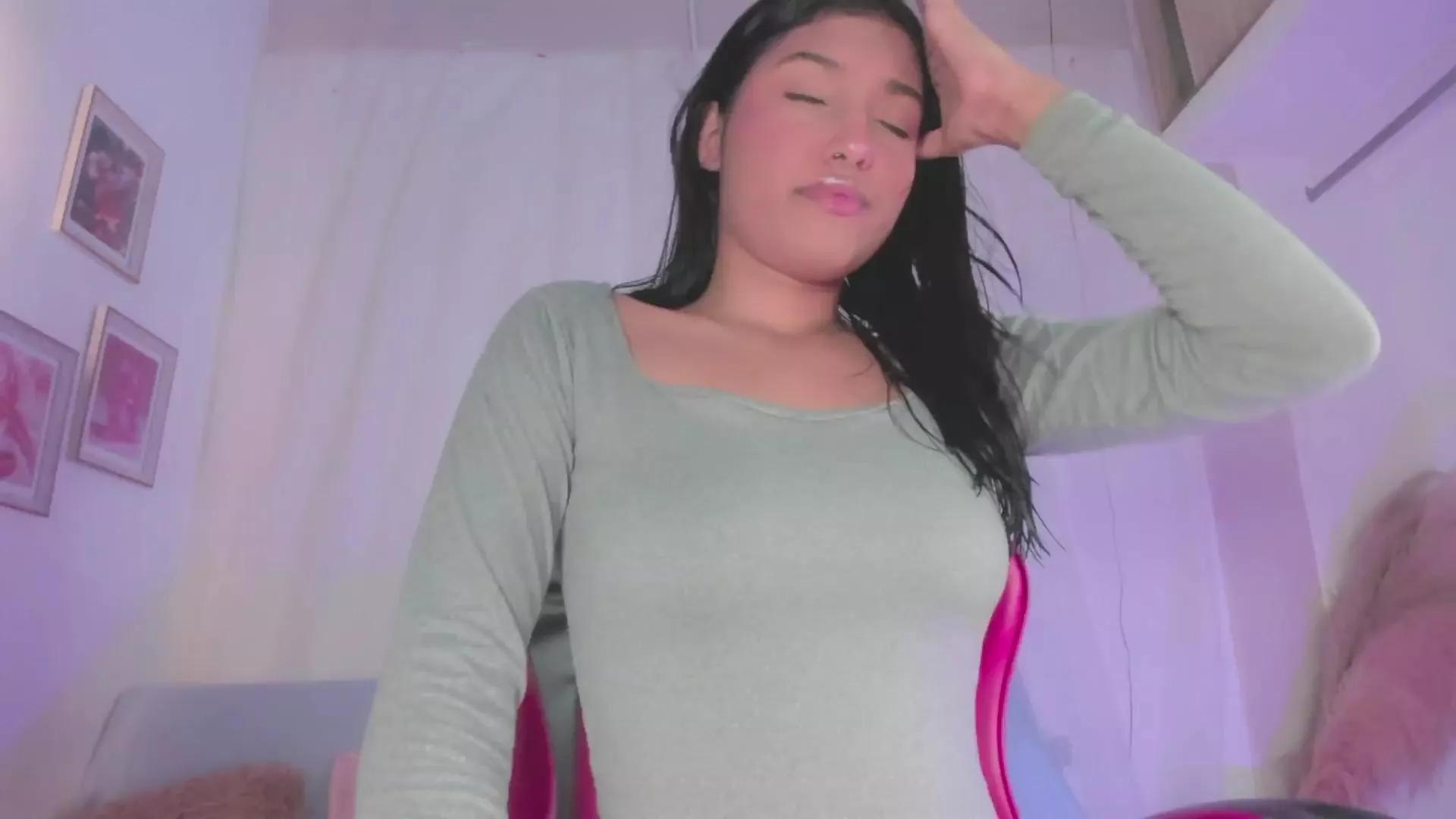 TeenInnocent from Cam4