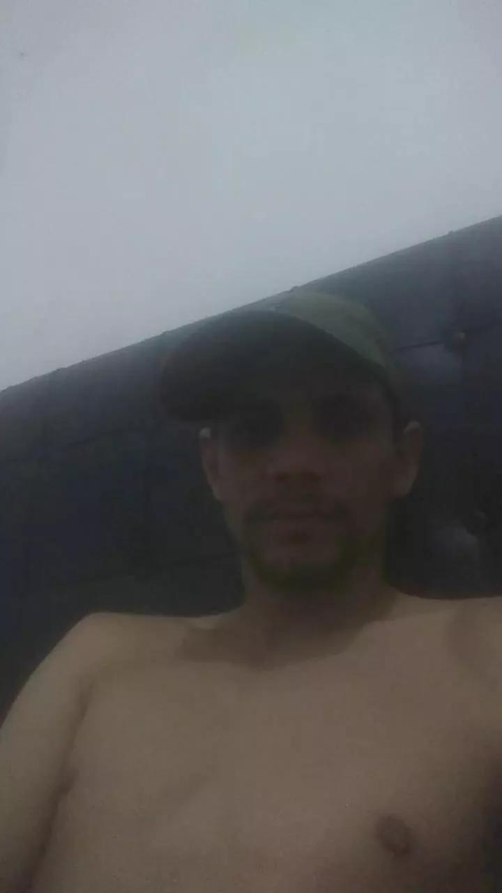 Thurzinho02 webcams show profile image 