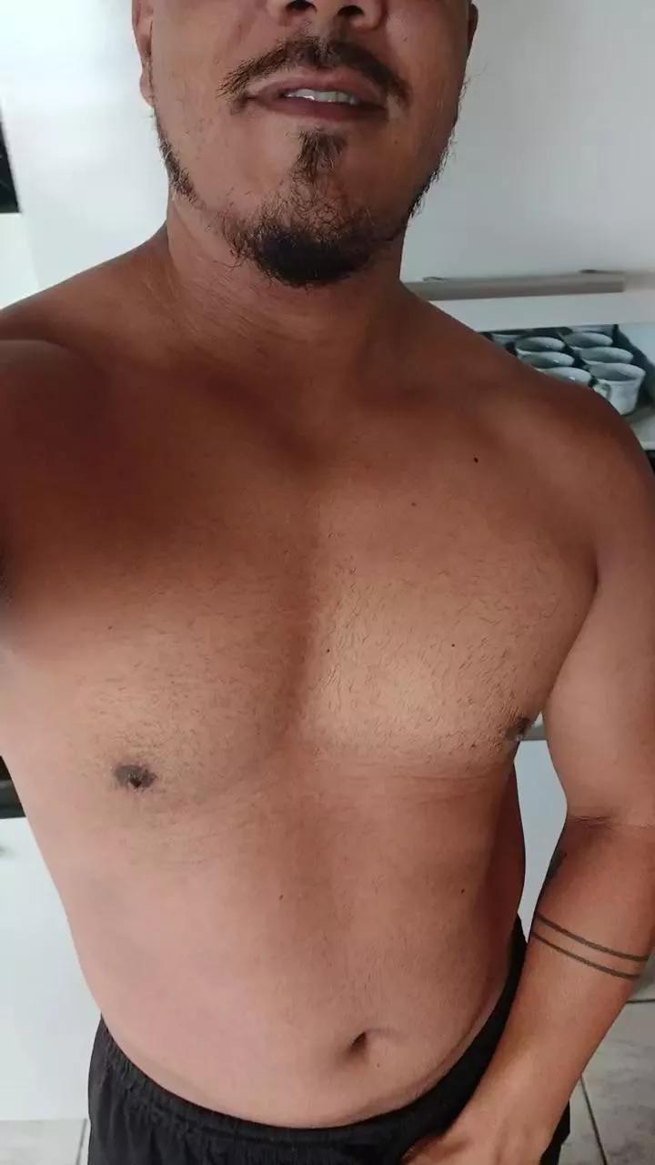 Tiaguitotigo webcams show profile image 