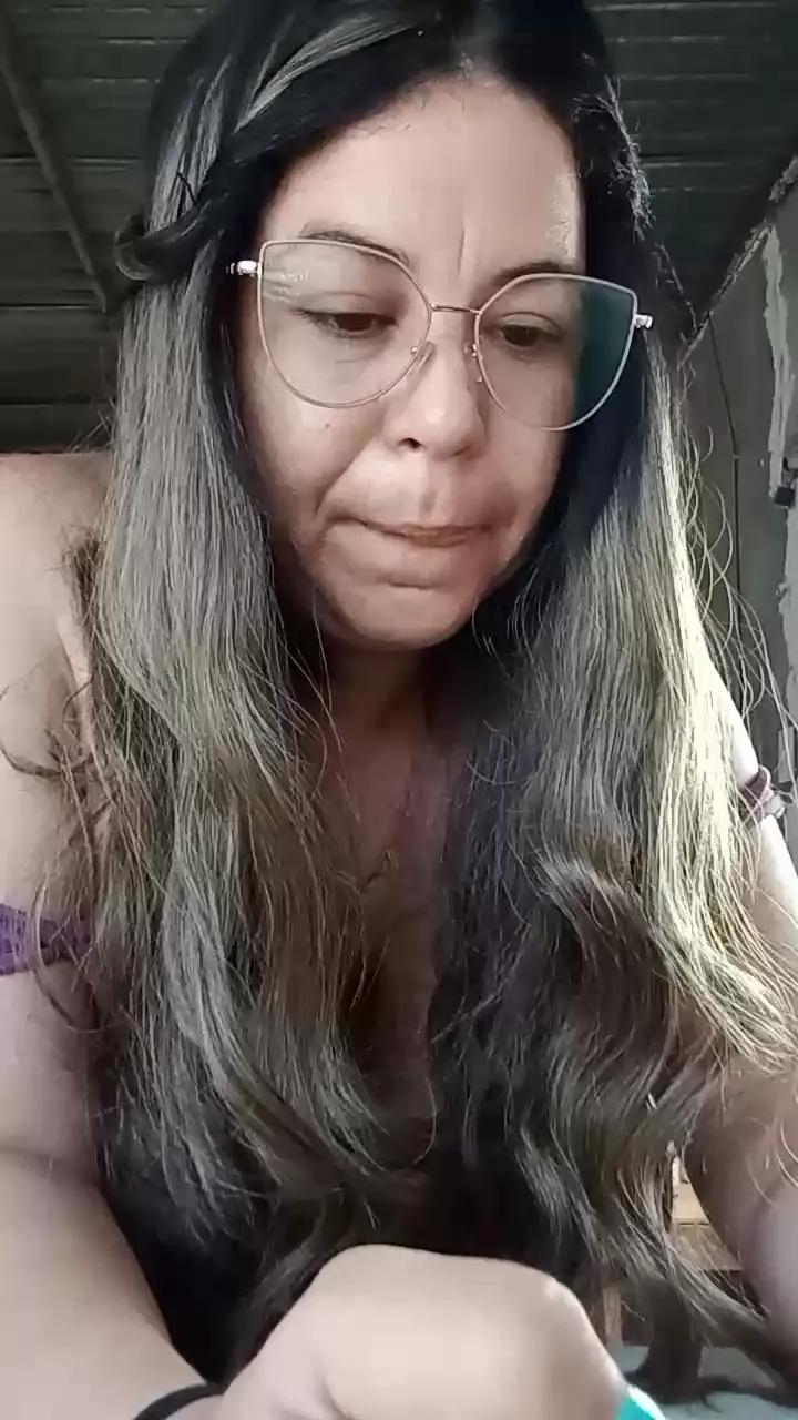 Tiini from Cam4