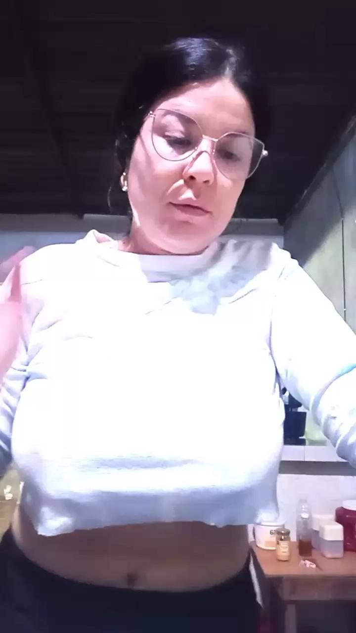 Tiini from Cam4