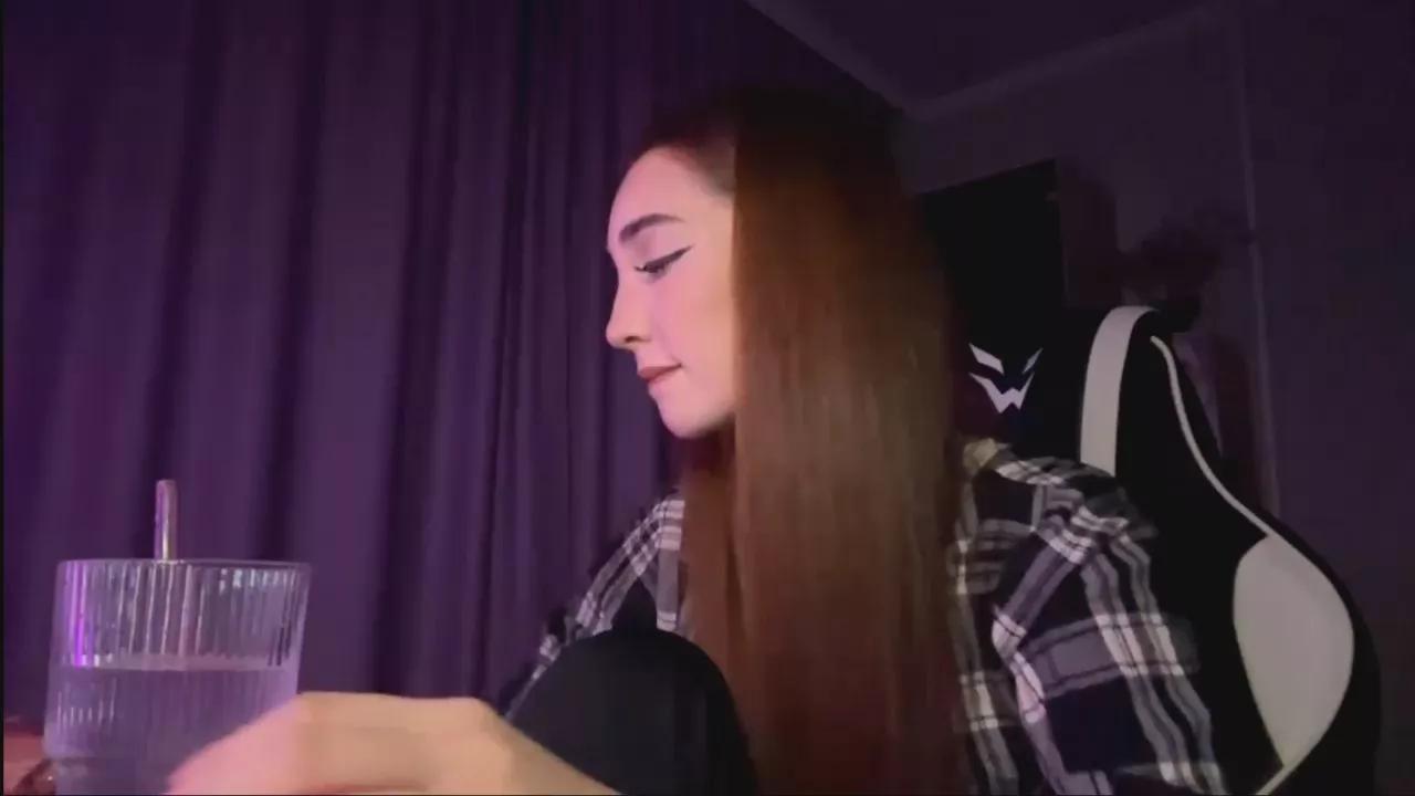 TinaPowlen webcams show profile image 