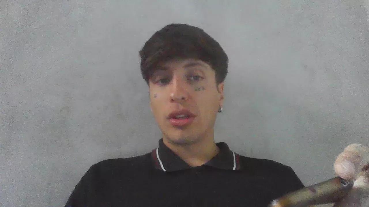 Tommiverceti webcams show profile image 